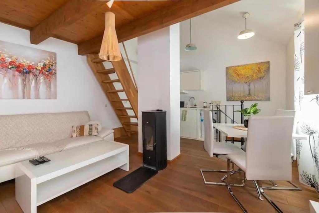 Cozy 3 Story House In Old Town Διαμέρισμα Ταλίν Εξωτερικό φωτογραφία